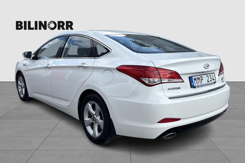 Bild 3 av Hyundai i40 I40/El-stolar/V-däck/MoK/Keyless/Vitmetallic/Reservhjul
