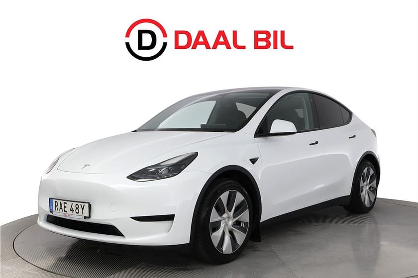 Bild 1 av Tesla Model Y Standard Range RWD 299HK PREMIUM PANO DRAG B-KAMERA
