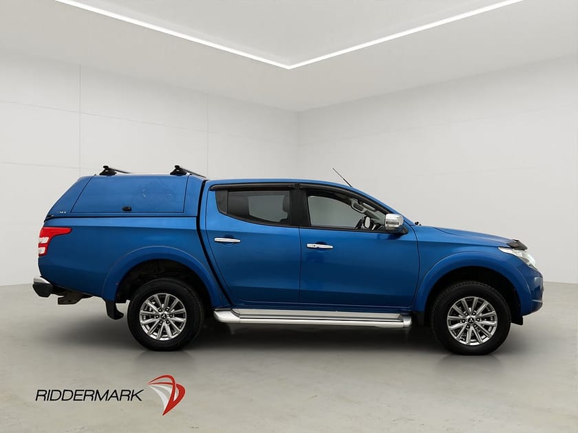 Bild 2 av Mitsubishi L200 Dubbelhytt 2.4 4WD Drag Kamera Skinn Diff Moms 1-ÄGARE