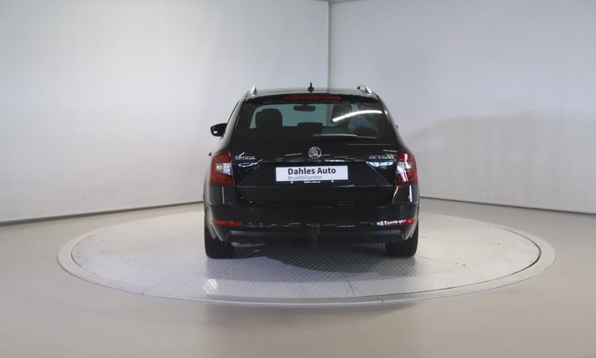 Bilde 4 av Škoda Octavia Stasjonsvogn 2,0 184hk 4x4 Style ACC/Krok/Kam/Dig.disp/Webast/Canton