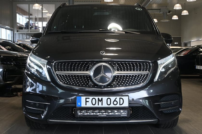 Bild 5 av Mercedes-Benz V 300d 4MATIC 3.2t Lång AMG Drag Värmare Läder