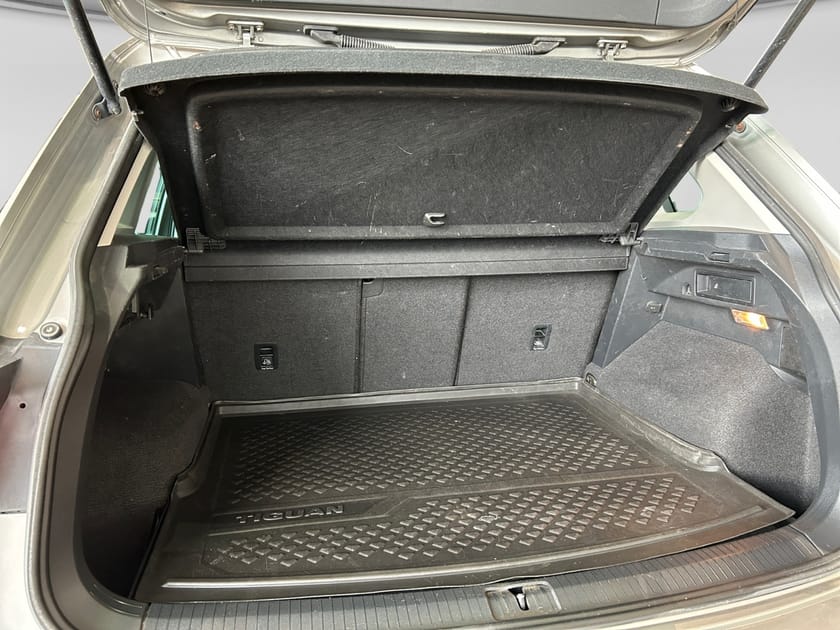 Bild 4 av Volkswagen Tiguan 2.0 TDI 4Motion R-line Drag/värmare