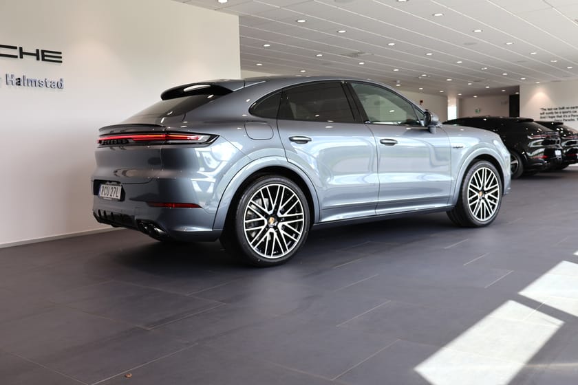 Bild 4 av Porsche Cayenne E-Hybrid Coupé Black Edition