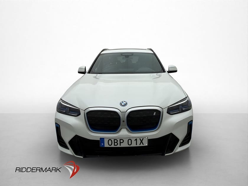 Bild 2 av BMW iX3 M Sport Panorama 360° H/K Laser HUD Dragkrok MOMS