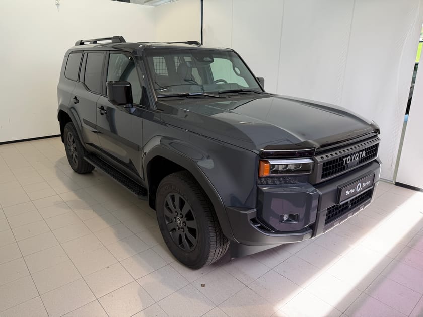 Bilde 2 av Toyota Land Cruiser FINAL EDITION 118 av 200 / LAV KM / HENGERFESTE
