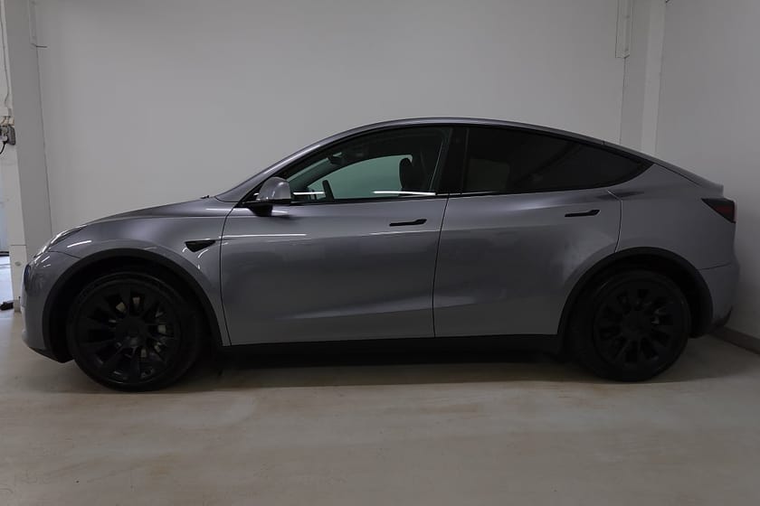 Bild 3 av Tesla Model Y Long Range AWD Premium 360° Drag Pano MOMS FSD 514hk