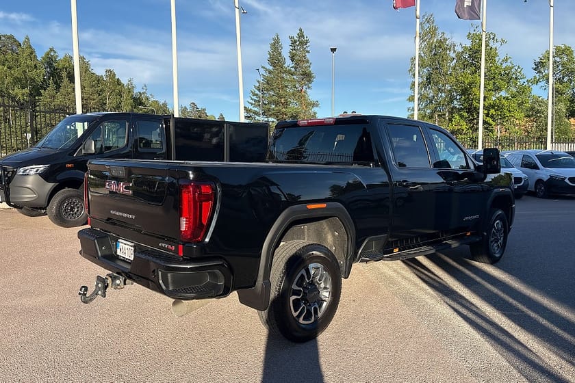 Bild 4 av GMC Sierra 2500 HD Crew Cab 6.6 V8 Duramax 4WD/1600 mil