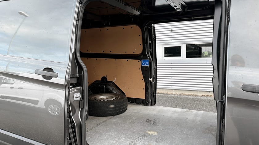 Bild 5 av Ford Transit Custom 340 Limited 2.0 EcoBlue 2,0L 170hp / Dubbla Skjutdörrar.