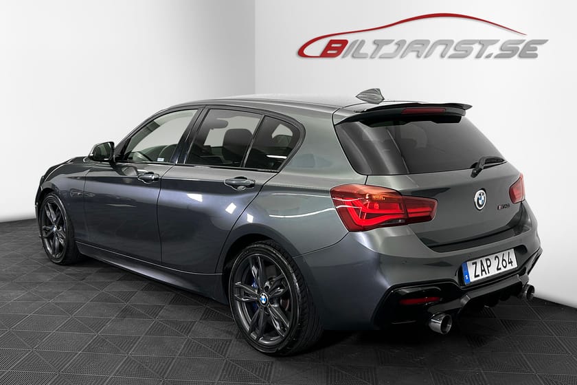Bild 3 av BMW M140i xDrive 5 dörrar Steptronic H&K PDC Svensksåld