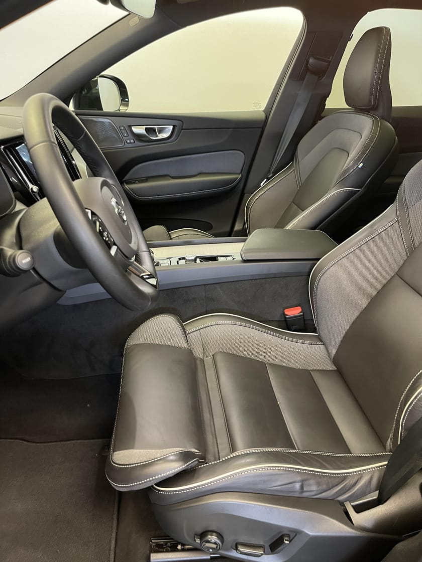 Bild 5 av Volvo XC60 T6 Plus Black Edition / Tonade rutor / Harman Kardon / Backkamera /