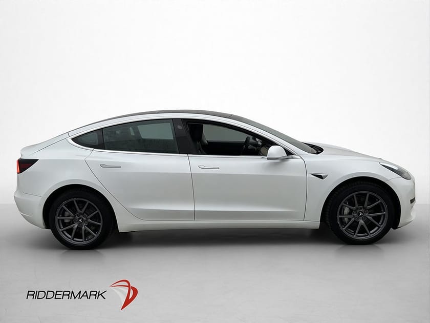 Bild 5 av Tesla Model 3 Standard Range Plus Pano Förklimat Svensksåld