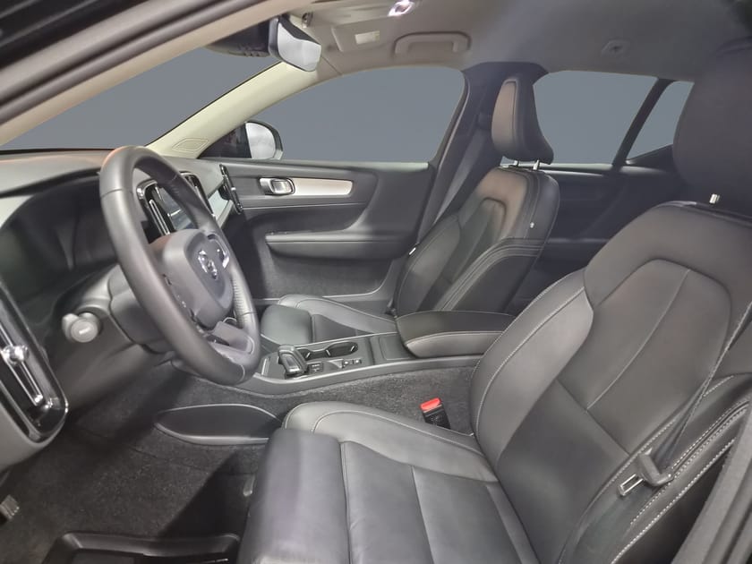 Bild 5 av Volvo XC40 D4 AWD Momentum Intro Edition//Kamera//