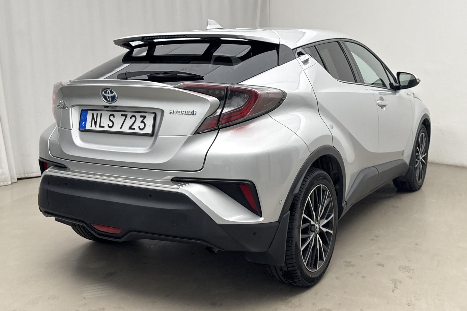 Toyota C-HR Hybrid 2017, bild 3/10