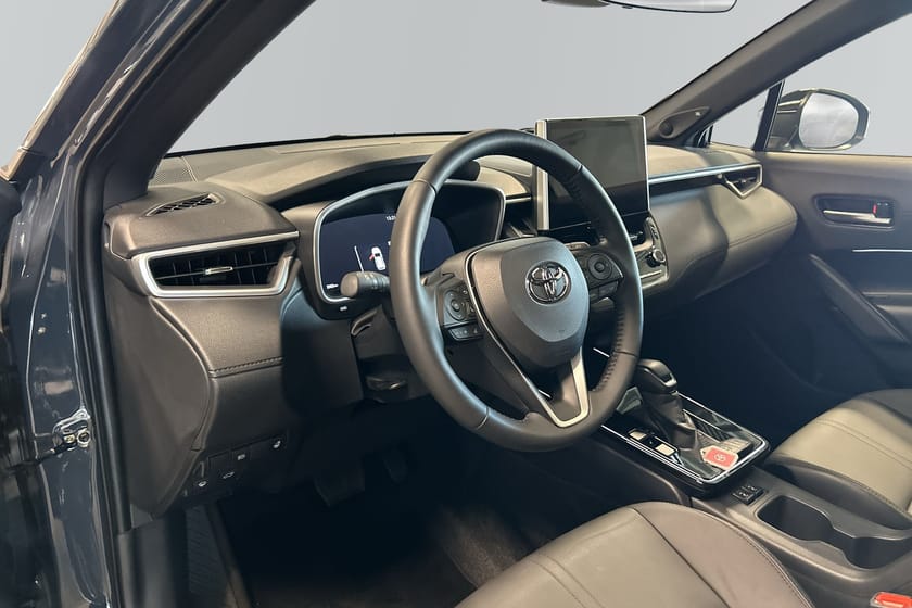 Bild 5 av Toyota Corolla Cross Hybrid AWD-i Executive Läder JBL Panorama