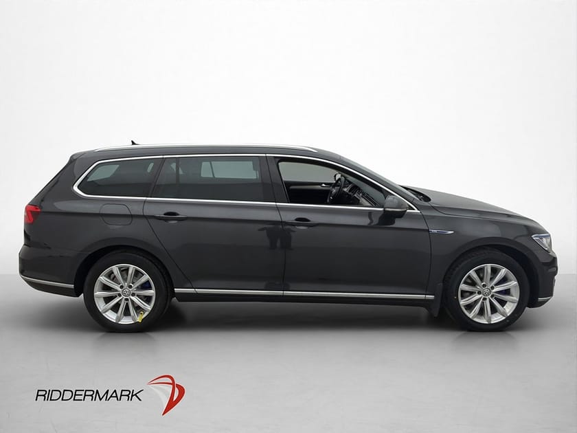 Bild 4 av Volkswagen Passat Variant GTE Värmare Drag Kamera CarPlay Adaptiv