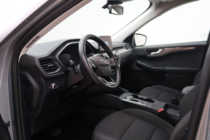 Bild 4 av Ford Kuga Plug-In Hybrid 2.5 225 PHEV Titanium A
