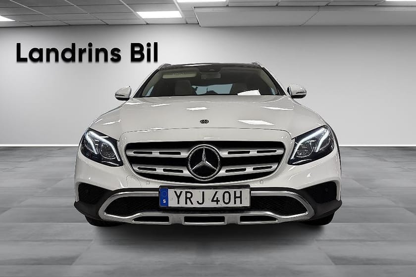 Bild 2 av Mercedes-Benz E 220 d 4MATIC All-Terrain Pano Drag Värmare 360 Burmeste