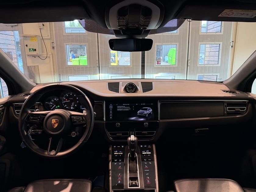 Bild 5 av Porsche Macan PDK Sport Chrono Luftfjädring Gps Adaptiv Värmare MOMS