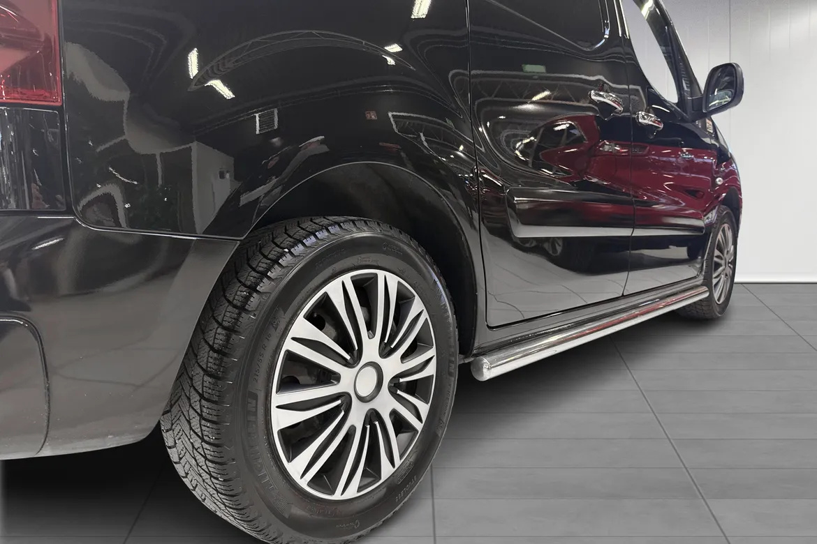 picture of a car