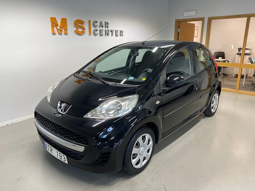 Bild 1 av Peugeot 107 5-dörrar 1.0 Lågmil Nybes Nyserv En brukare