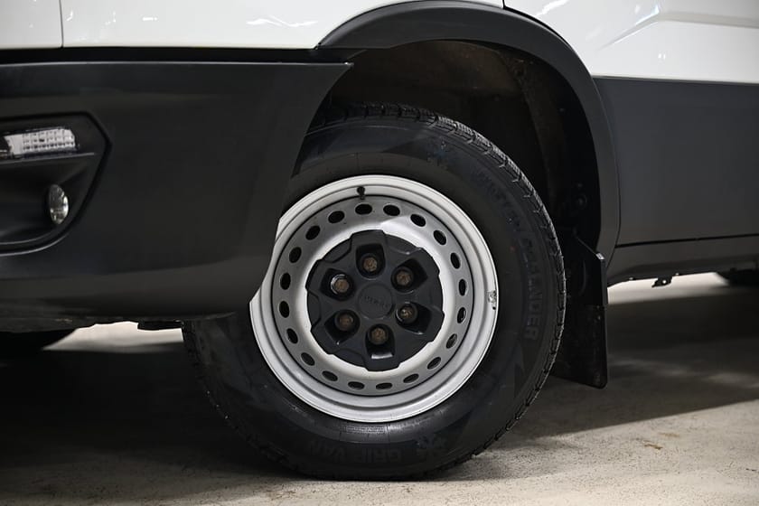 Bild 5 av Iveco Daily 35-140 Chassi Cab 136HK Automat|Volymskåp|BG-Lyft|Sidodörr|Backkamera