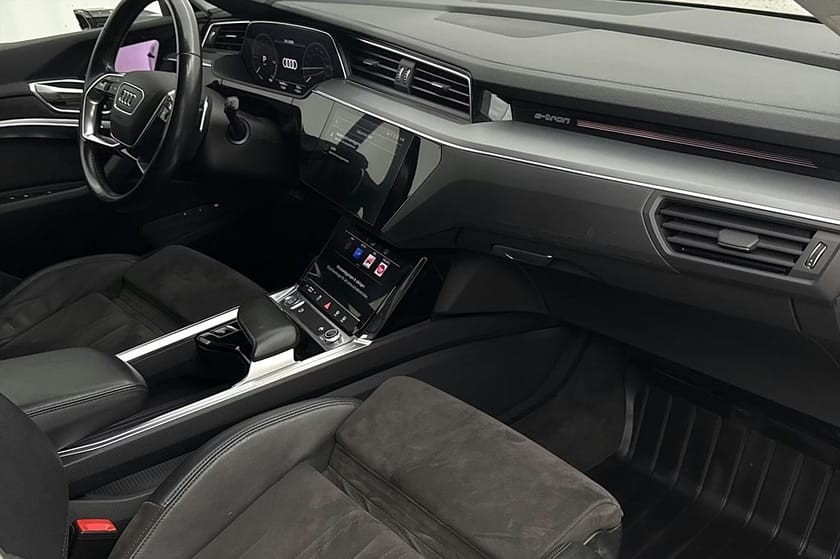 Bild 4 av Audi e-tron 55 quattro Q Proline Luftfjädring Läder/Alcantara HUD 360° Navi 408hk