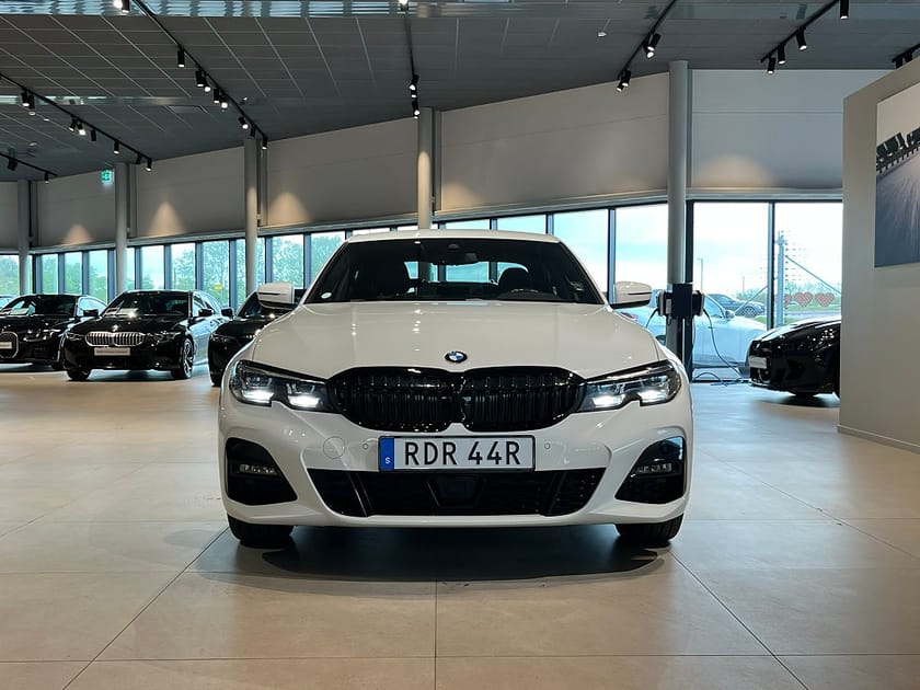 Bild 2 av BMW 330e xDrive Sedan M Sport Adapt Farth Rattvärme Drag 4,95%