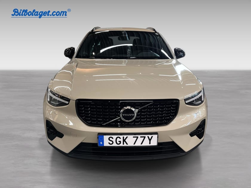 Bild 2 av Volvo XC40 B4 FWD Bensin Plus Dark