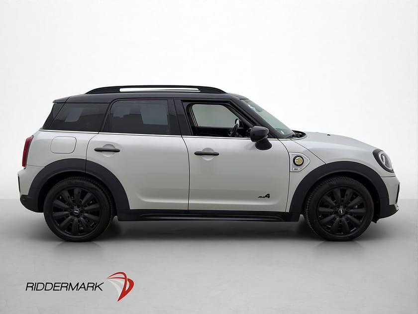 Bild 4 av MINI Countryman Cooper SE ALL4 220hk Kamera CarPlay Navi Halvskinn