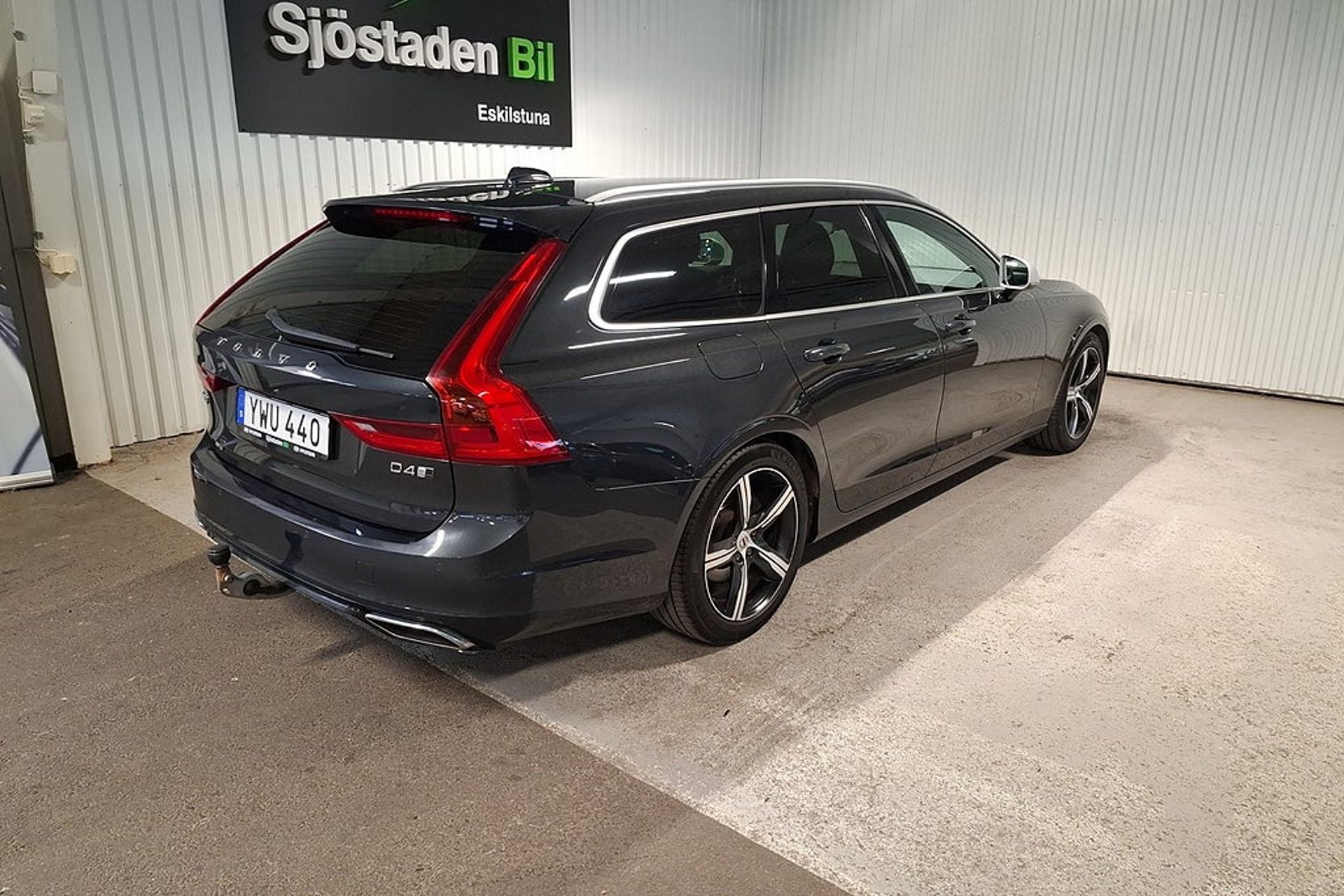 Volvo V90 D4 AWD Geartronic R-Design 2018, bild 7/10