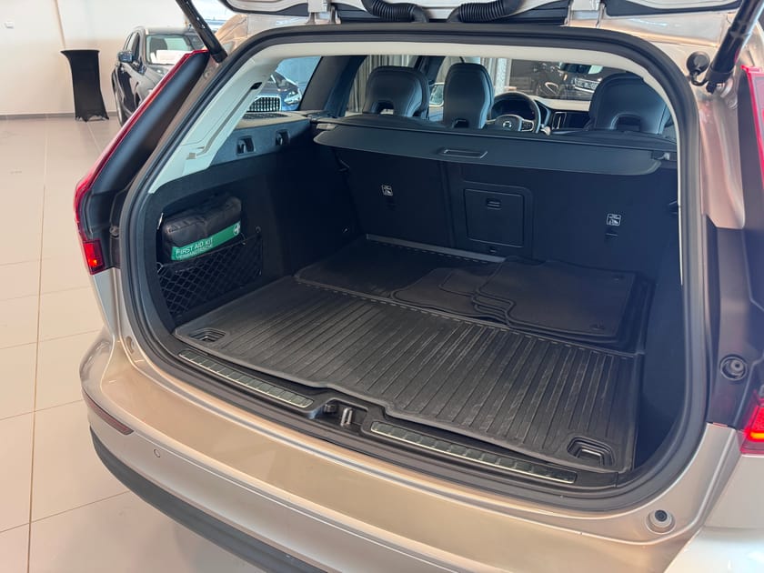 Bild 5 av Volvo V60 B4 Bensin Core(kamera, V-hjul,drag)
