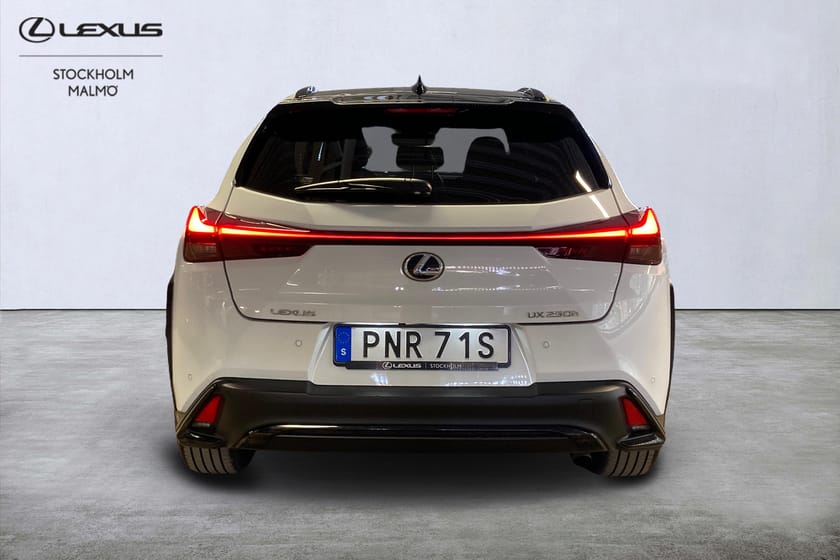 Bild 4 av Lexus UX 250h F-Sport Skinn Backkamera Navigation