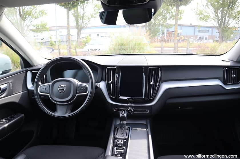 Bild 5 av Volvo XC60 T5 AWD 250hk Momentum Advanced Geartronic Navi S