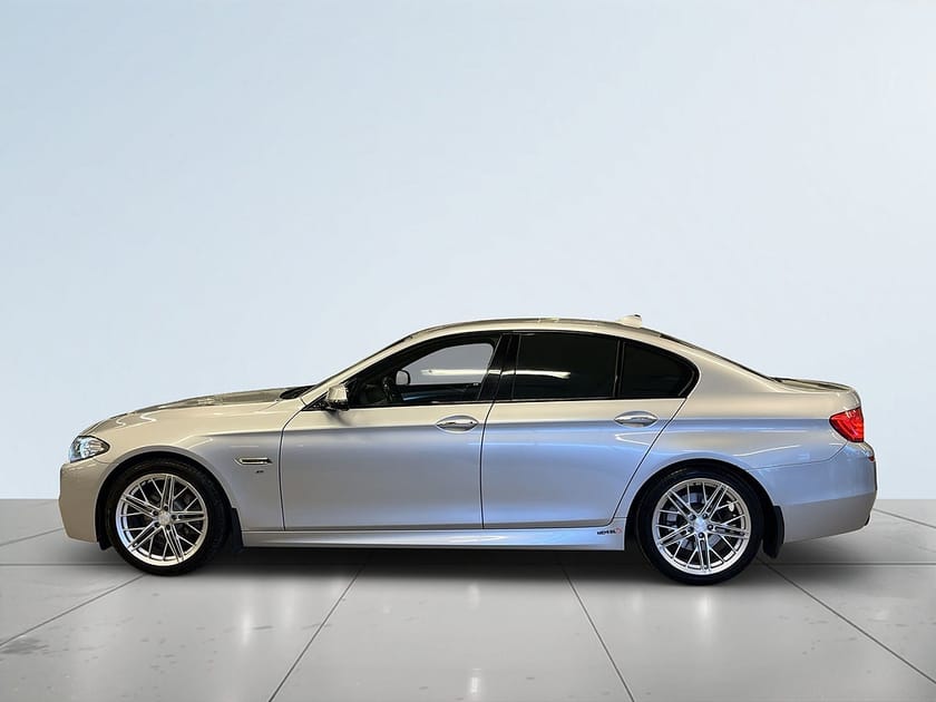Bild 4 av BMW 520d xDrive Sedan M Sport Kamera/Drag/MoK-Värm/S&V/P-Värm/Skinn