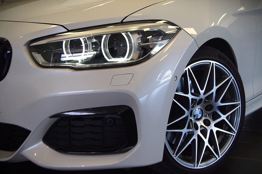 Bild 2 av BMW M140i xDrive 5-dörrars Milltek H\K B-Kamera