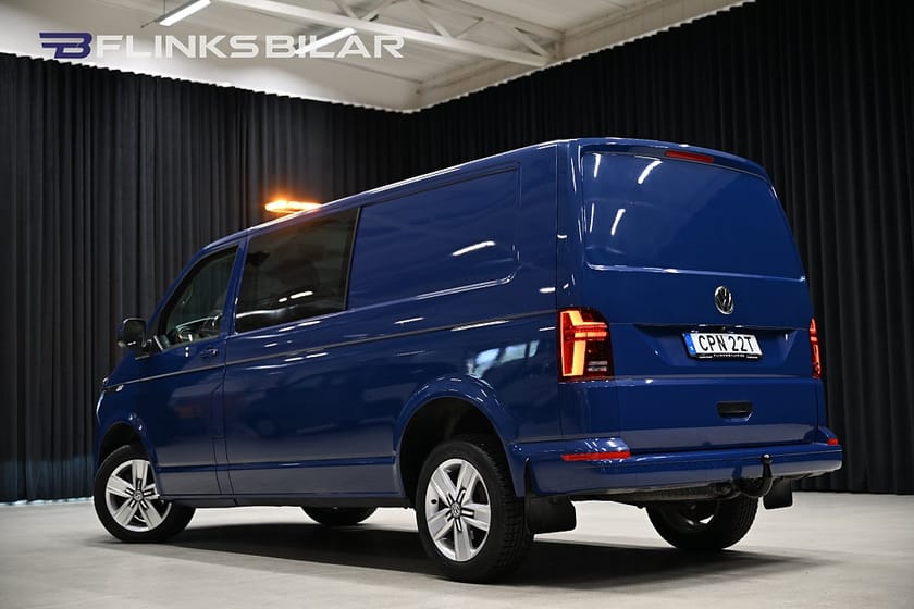 Bild 4 av Volkswagen Transporter Kombi 4Motion DSG 150HK Dubbelhytt|Nedlackad|LED|Nykamrem