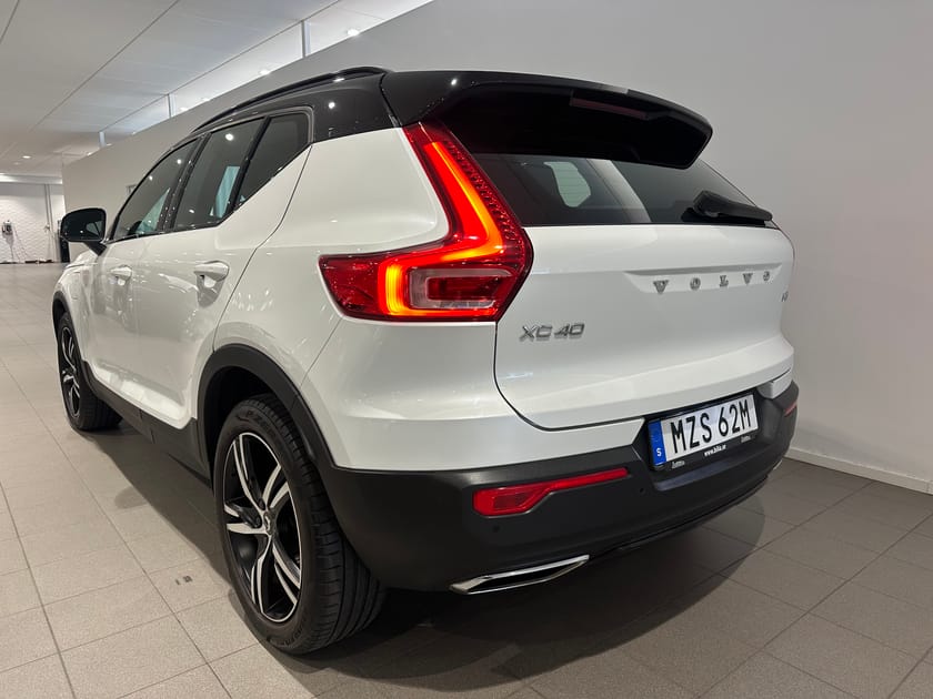 Bild 5 av Volvo XC40 T5 Twin Engine R-Design Intro Edt / Navigation / Panoramatak / Backkamera