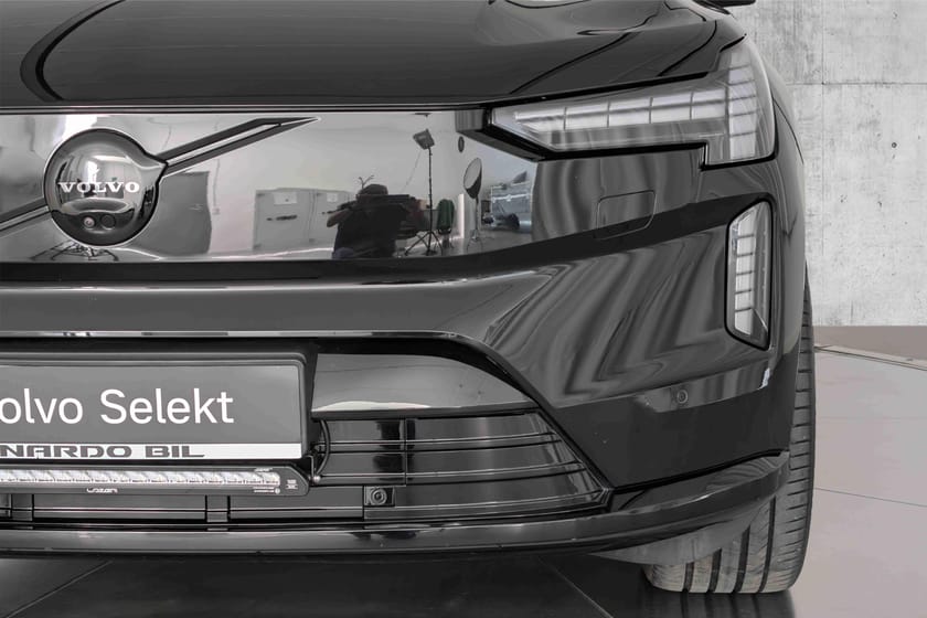 Bilde 4 av Volvo EX90 Twin Motor Performance -AWD -517 Hk. - B&W - LUFT - 22" - H.FESTE
