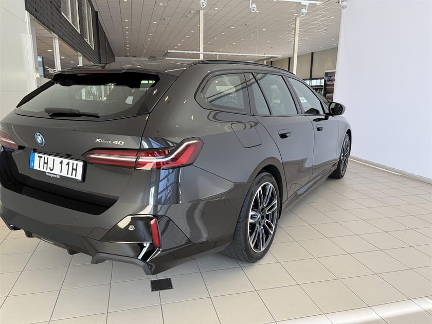 Bild 4 av BMW i5 xDrive40 Touring M Sport Active Ed Drag DA H K