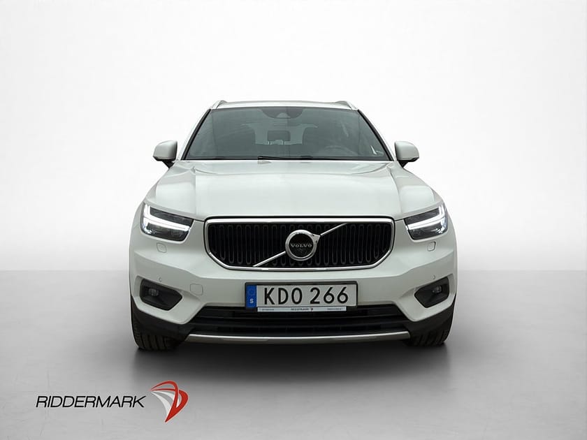 Bild 2 av Volvo XC40 T2 Momentum Värmare 360° CarPlay Drag En-Brukare