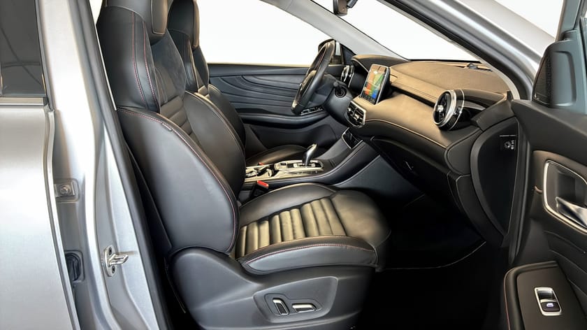 Bild 3 av MG EHS PHEV 258hk Luxury PANO Läder 360° CarPlay