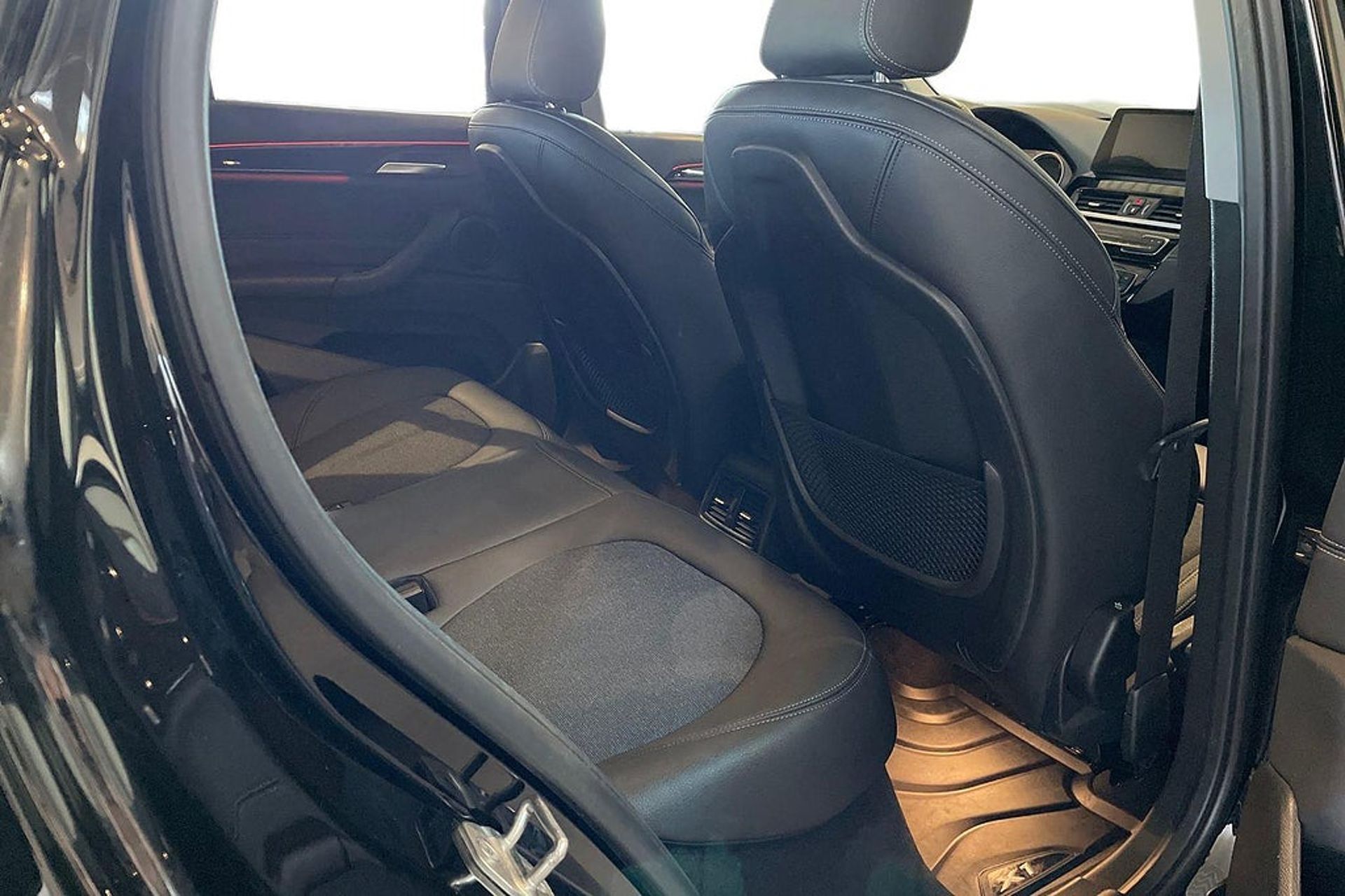 BMW X1 xDrive25e 2022, kuva 7/18
