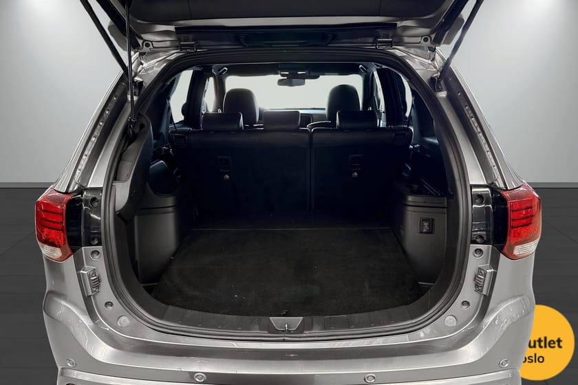 Bilde 5 av Mitsubishi Outlander PHEV 4x4 Instyle+ | 360 kamera | Skinn | ACC | EU 2028