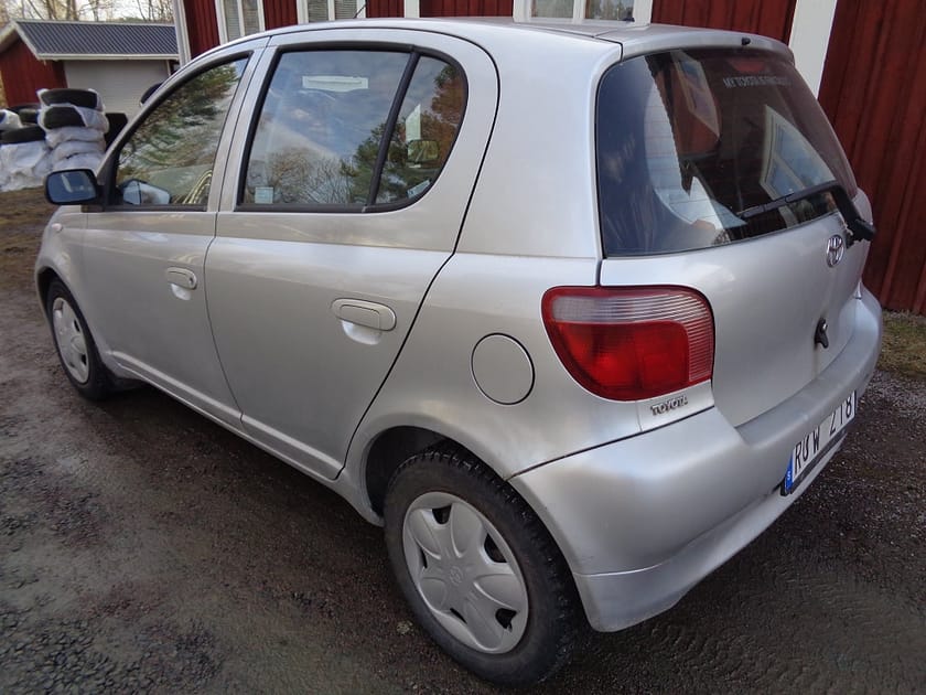 Bild 5 av Toyota Yaris 5-D 1.3  BES U.A./MV+KUPEFLÄKT/AC/FINANS