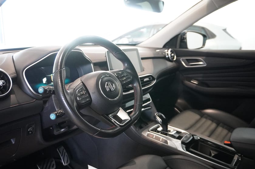 Bild 2 av MG EHS PHEV 1.5T Luxury Panorma