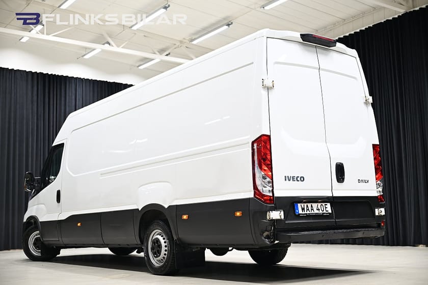 Bild 3 av Iveco Daily 35-140 Van 2.3 JTD Hi-Matic 136HK XXL-Skåp|Automat|3.5ton-dragvikt