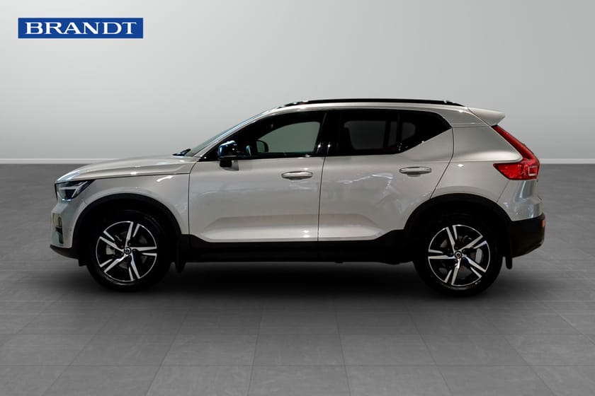 Bild 3 av Volvo XC40 B3 FWD Bensin Plus Dark