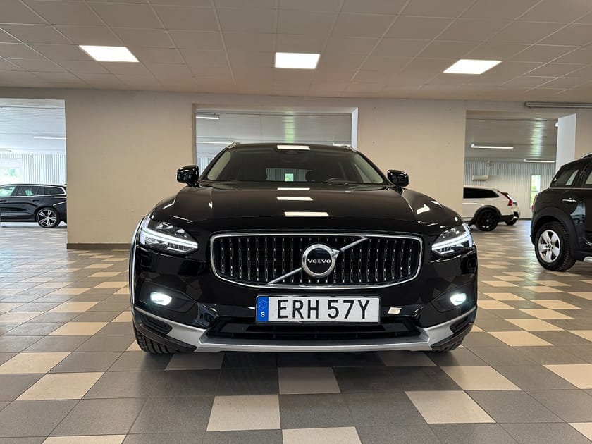 Bild 3 av Volvo V90 Cross Country B4 AWD Geartronic H/K B-kamera Navi CarPlay Drag 197 Hk