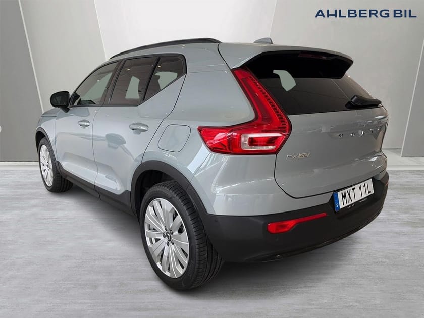 Bild 3 av Volvo EX40 Single Motor Extended Range 🔵 R Core SE, Parkeringskamera 360, Baklucka Elmanövrerad, Google Maps, Apple CarPlay