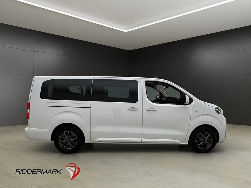 Bild 2 av Toyota Proace Verso proace-verso Extra Lång Värm PDC CARPLAY 9-Sits Moms